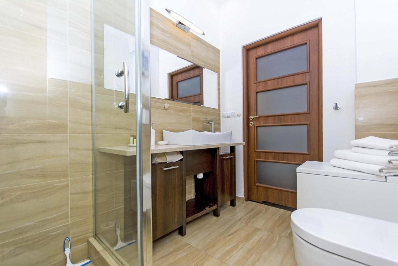 Pirat Rentyear Apartments Гданьск Экстерьер фото