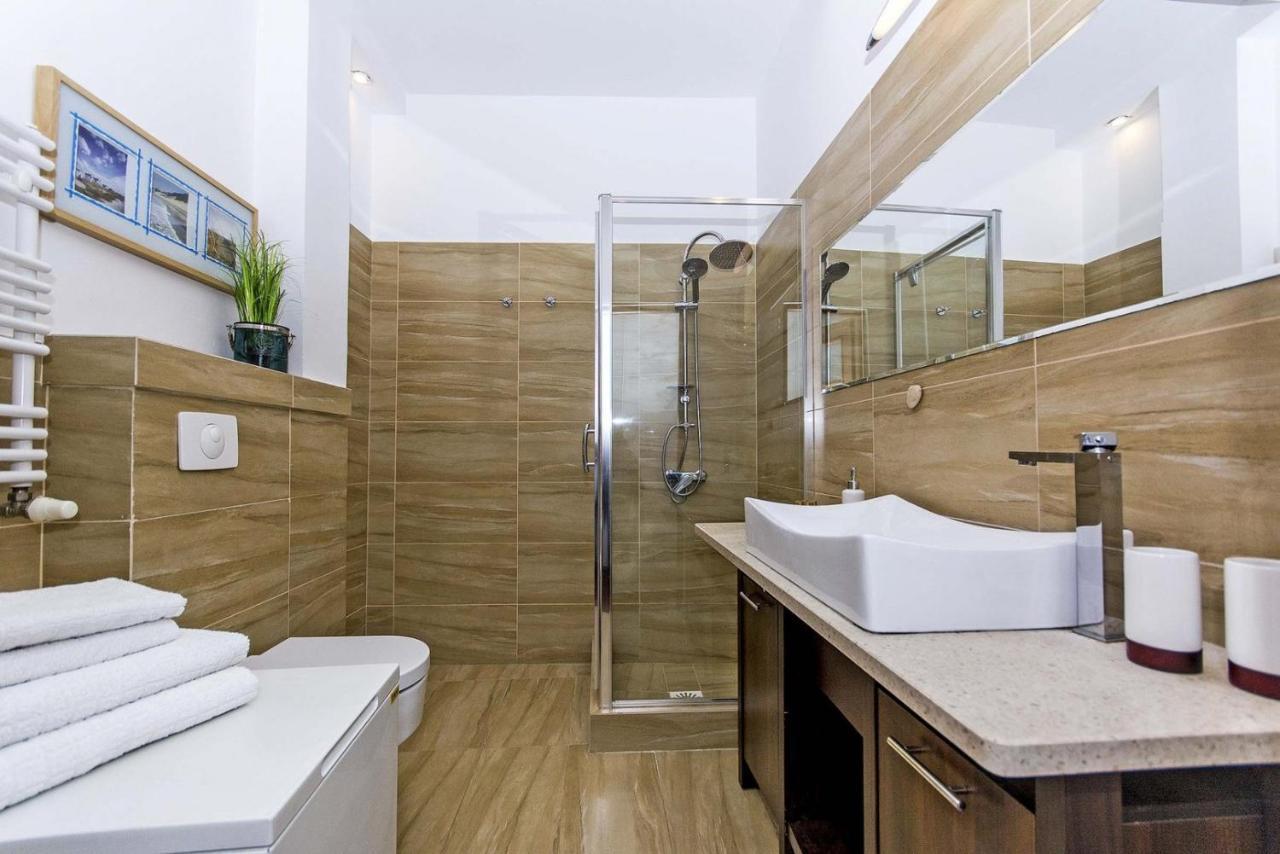 Pirat Rentyear Apartments Гданьск Экстерьер фото