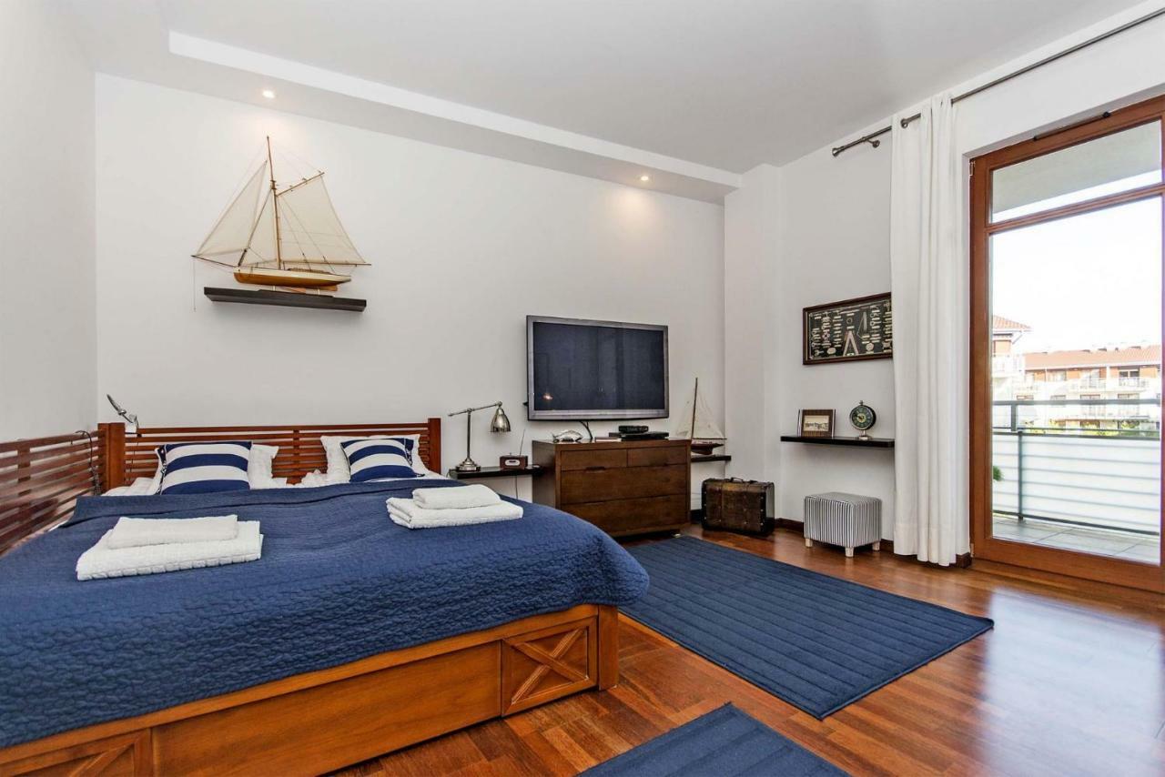 Pirat Rentyear Apartments Гданьск Экстерьер фото